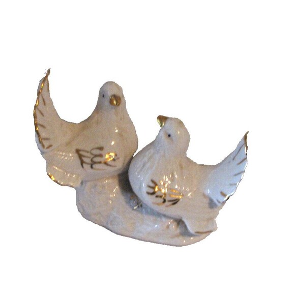 Porcelain White Turtle Doves Figurine with Gold Trim - Picture 3 of 7